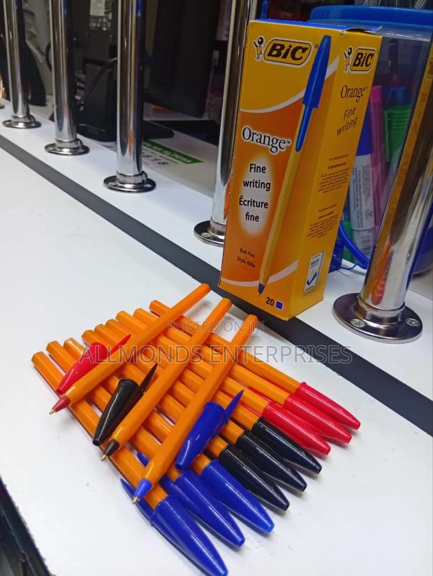 A Piece of Bic Fine/ Sharp Point - thumbnail 4