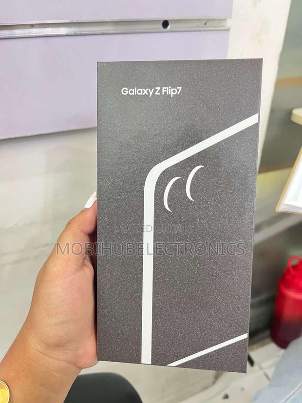 New Samsung Galaxy Z Flip7 256 GB Black