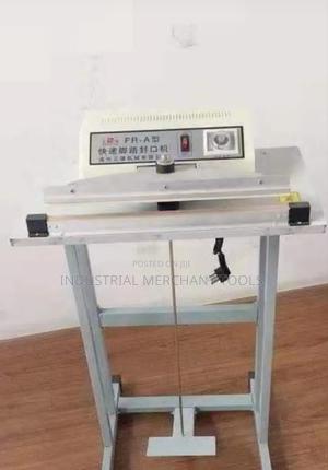 700mm Pedal Plastic Sealing Machine - main view