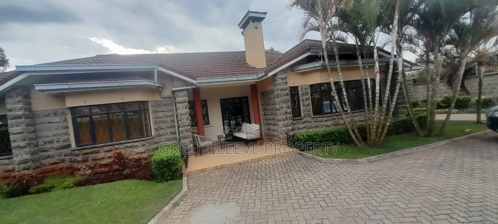 4bdrm Bungalow in Karen for rent