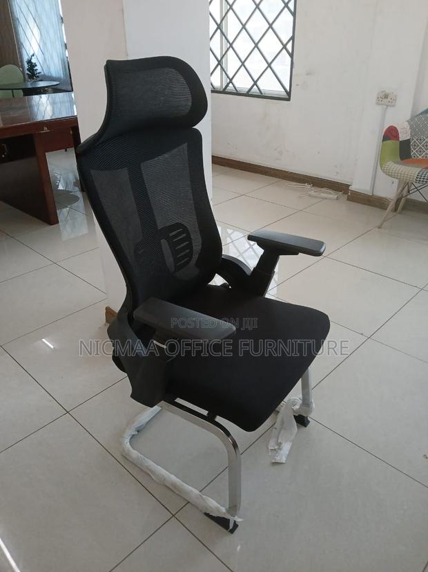 Sleek Comfort for Productive Workdays Seats - thumbnail 2