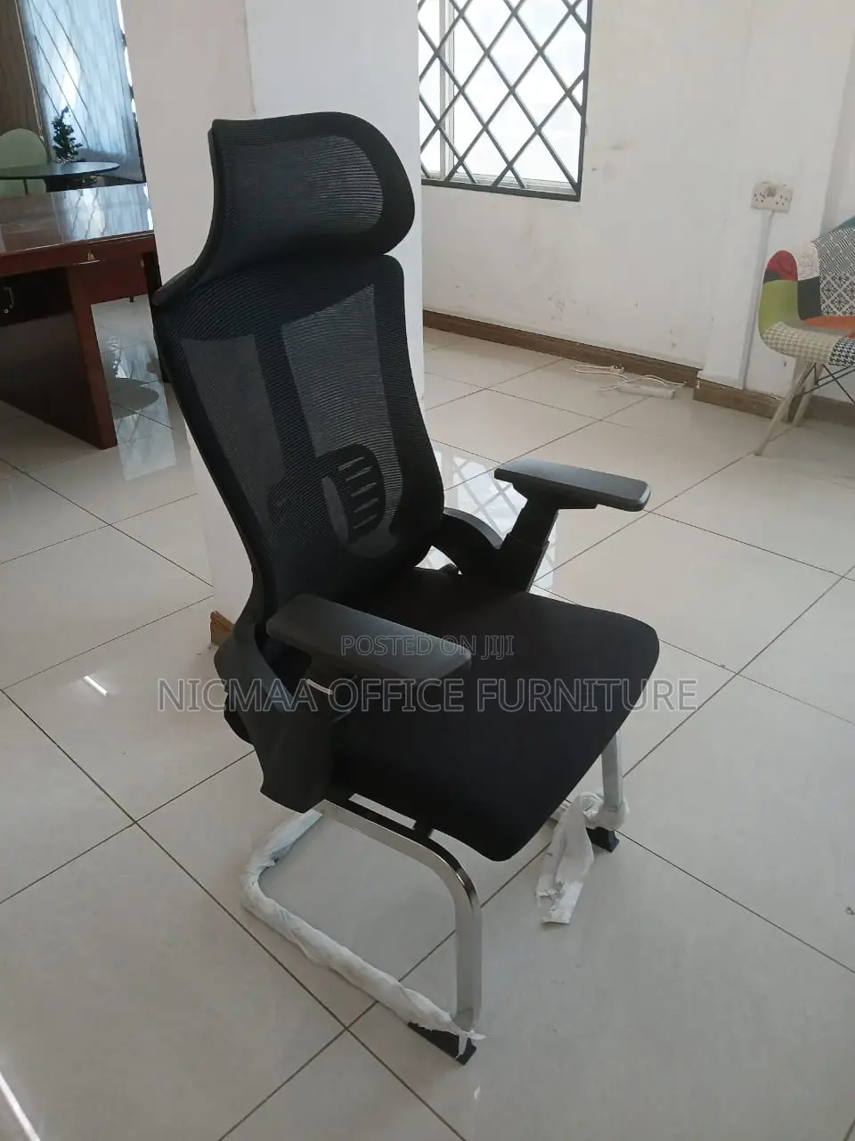 Sleek Comfort for Productive Workdays Seats