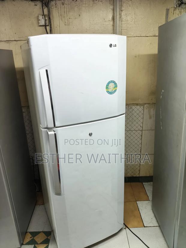 Clean Lg Fridge With No Dents on Sale