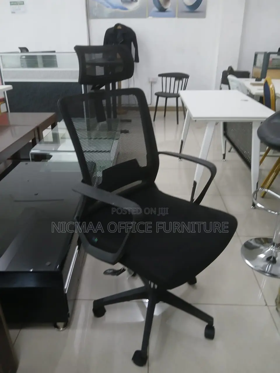 Adjustable Comfort for Modern Workspaces Ergonomic Mesh Chair
