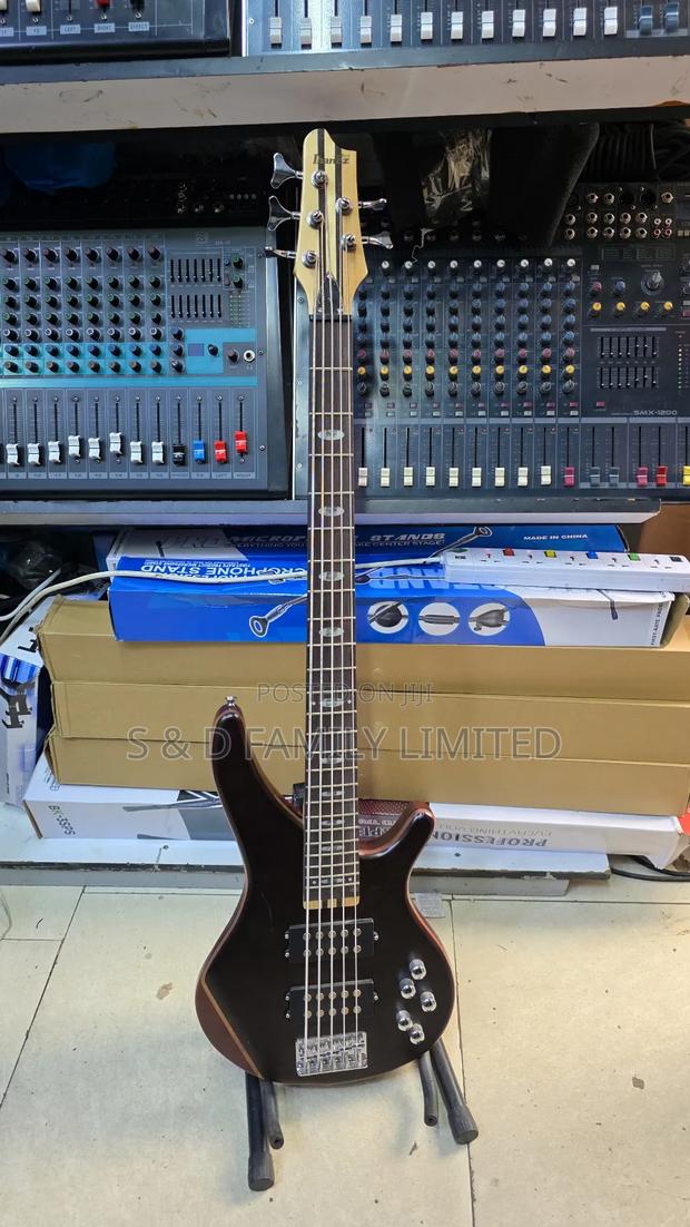 Active Bass Guitar - main view