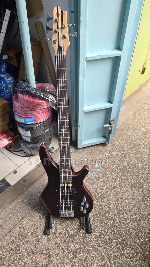 Active Bass Guitar - thumbnail 4