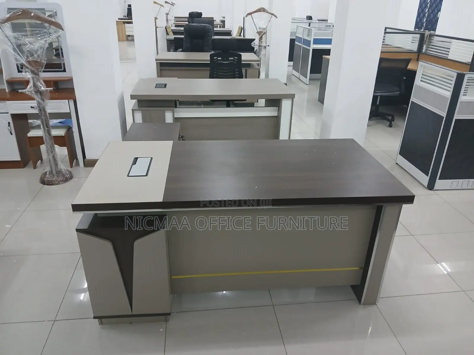 Sleek Design With Smart Storage Advanced Desk