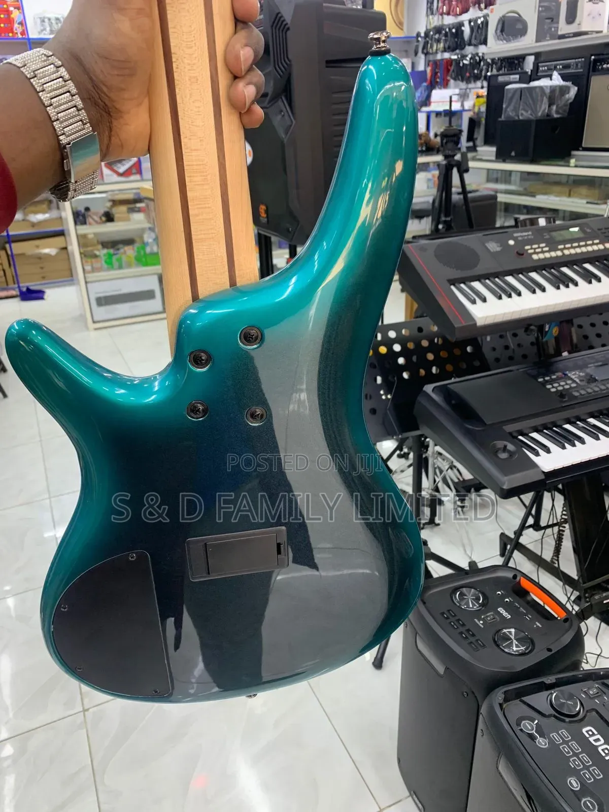 Ibanez Sr305e Standard 5-String Bass Guitar