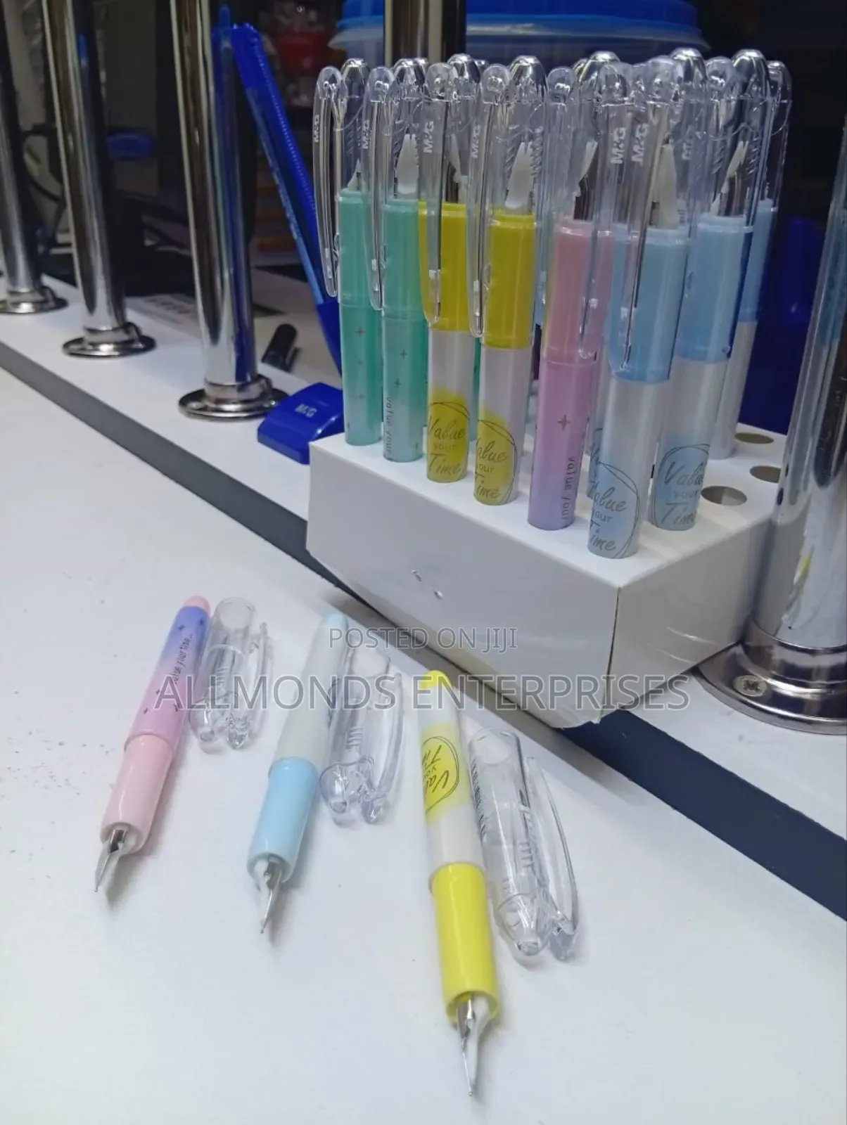 A Piece of M G Fountain Pen ( Uses Cartridge)
