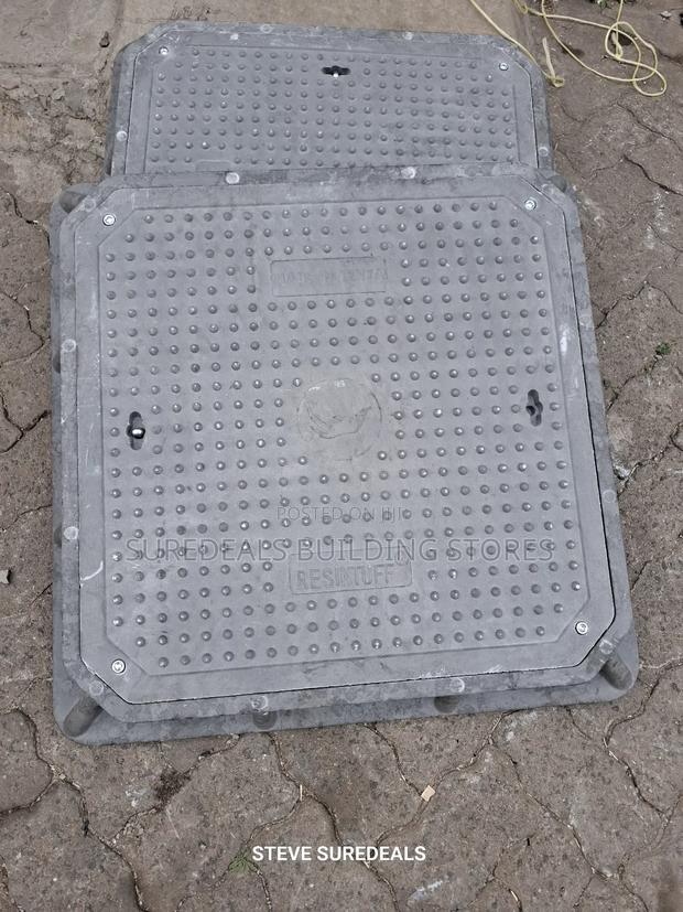 D400 Lockable Reinforced Fibre Manhole Covers 600×600mm