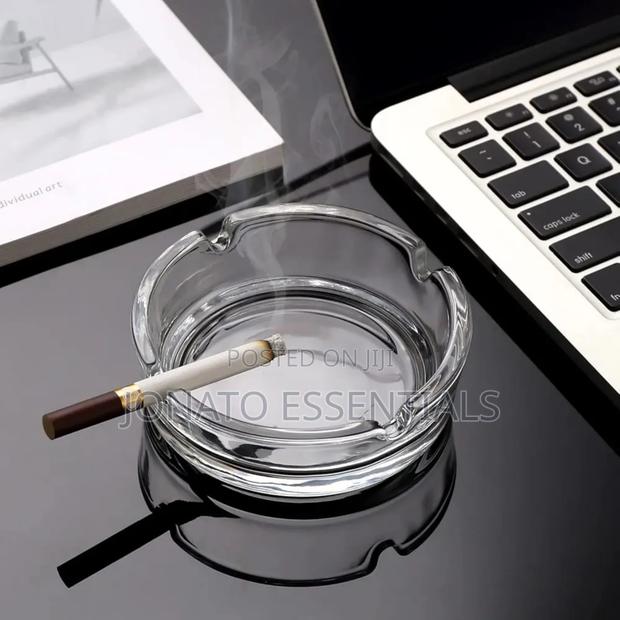 Glass Cigarette Ashtray For Home, Office, Bars. Heavy Duty - main view