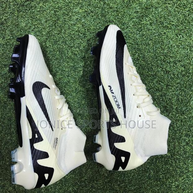 Zoom Kids Soccer Boots