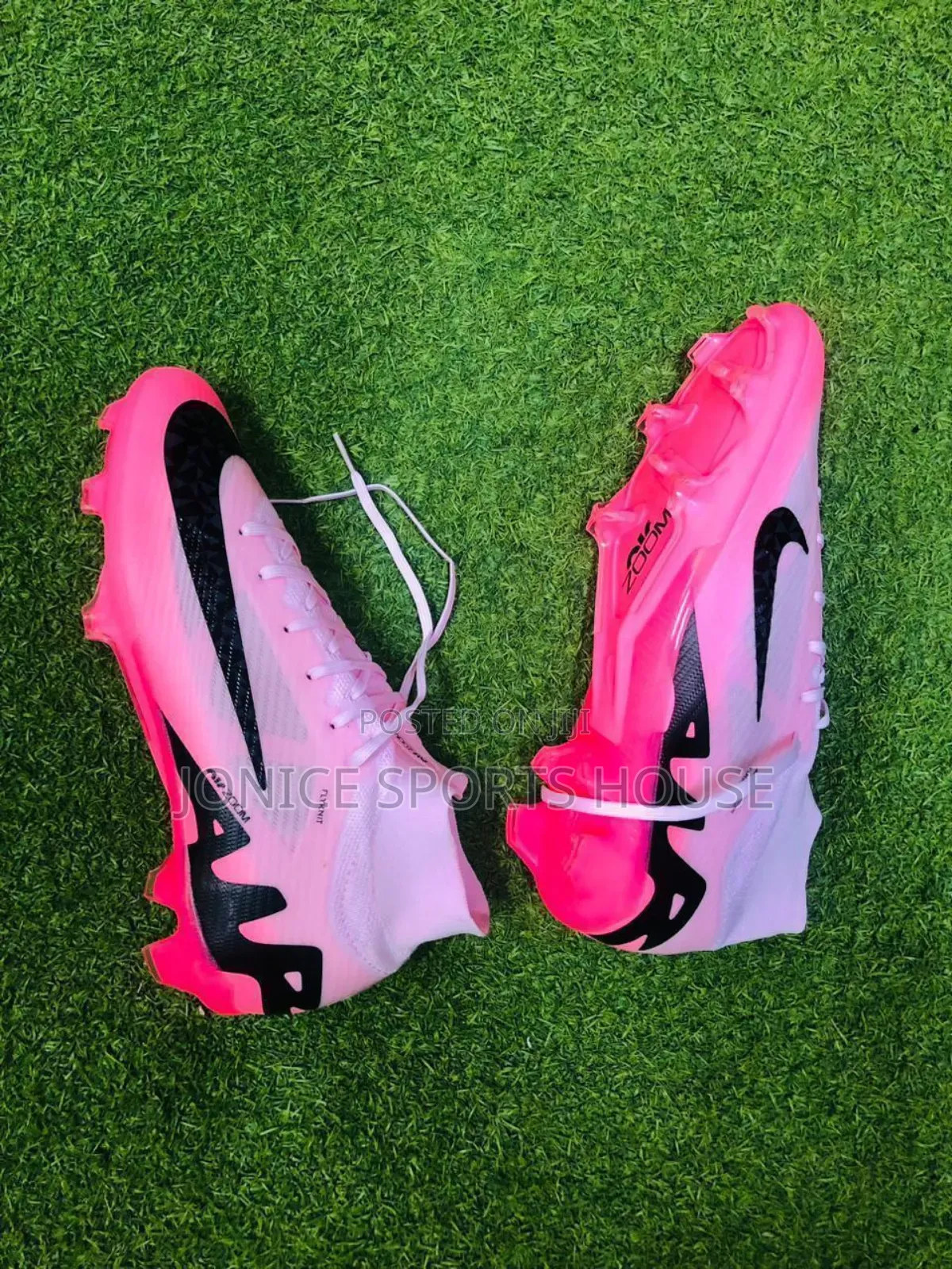 Zoom Kids Soccer Boots