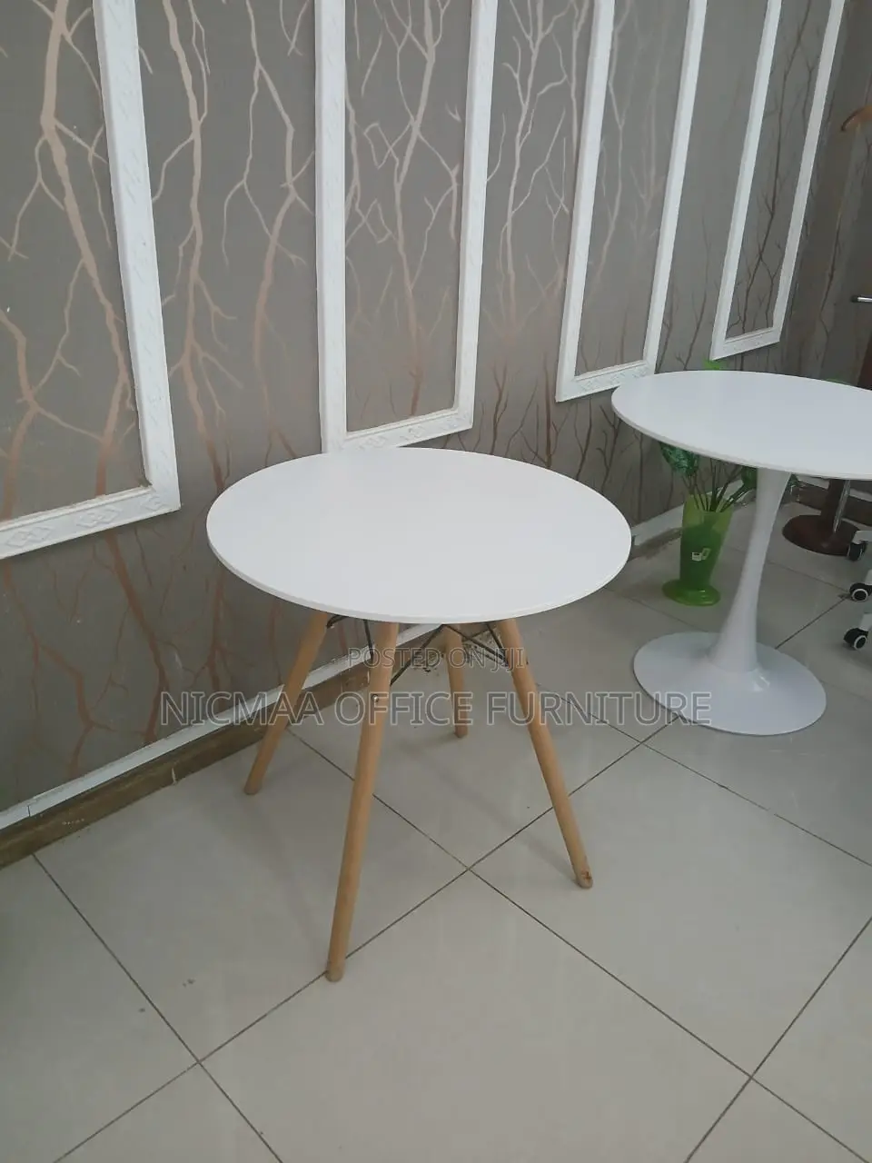 Scandinavian Style With Wooden Legs Eames Table