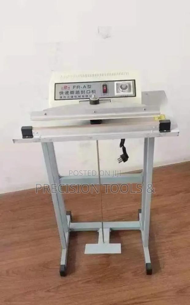 Pedal Plastic Sealing Machine 
Fre 600