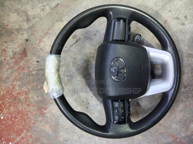 Stearing Wheel Hilux Revo .