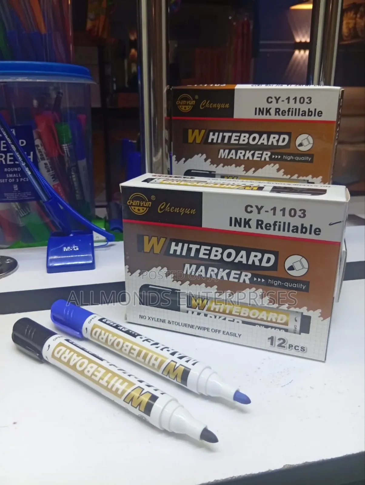 A Piece of Cheyun Whiteboard Ink Reffillable ( Blue and Black)