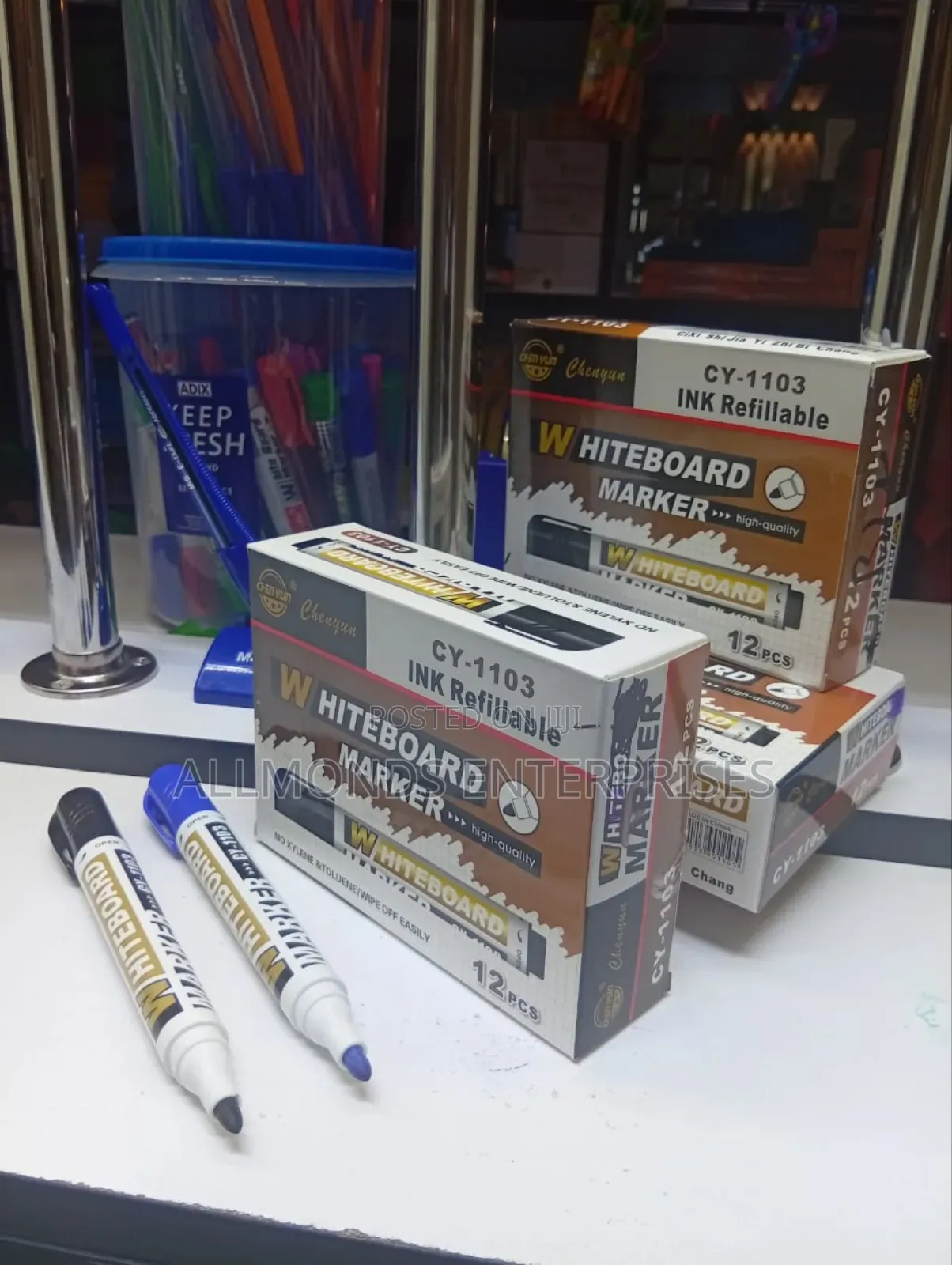 A Piece of Cheyun Whiteboard Ink Reffillable ( Blue and Black)