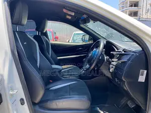 Toyota Harrier 2018 White