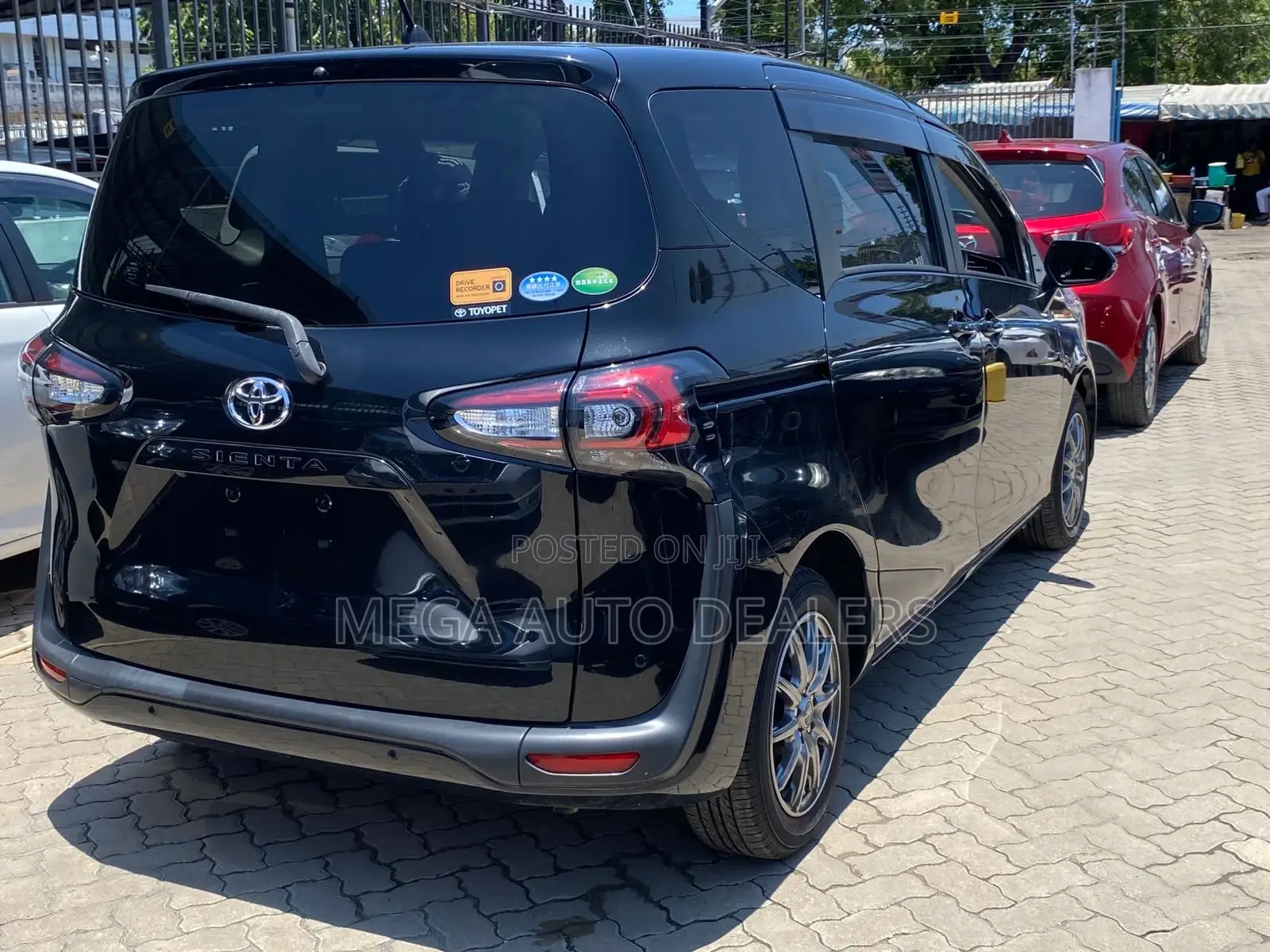 Toyota Sienta 2018 Black
