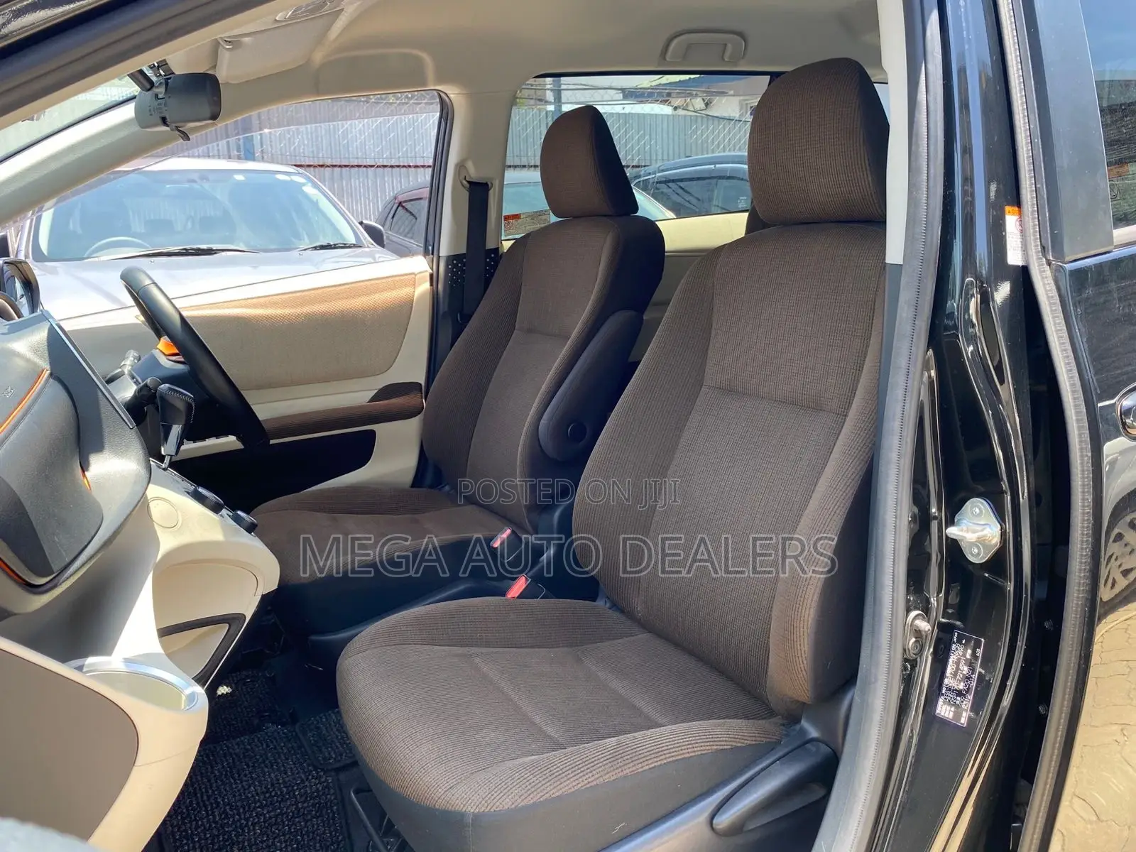 Toyota Sienta 2018 Black