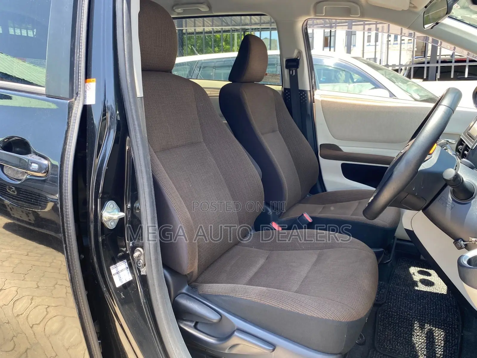Toyota Sienta 2018 Black
