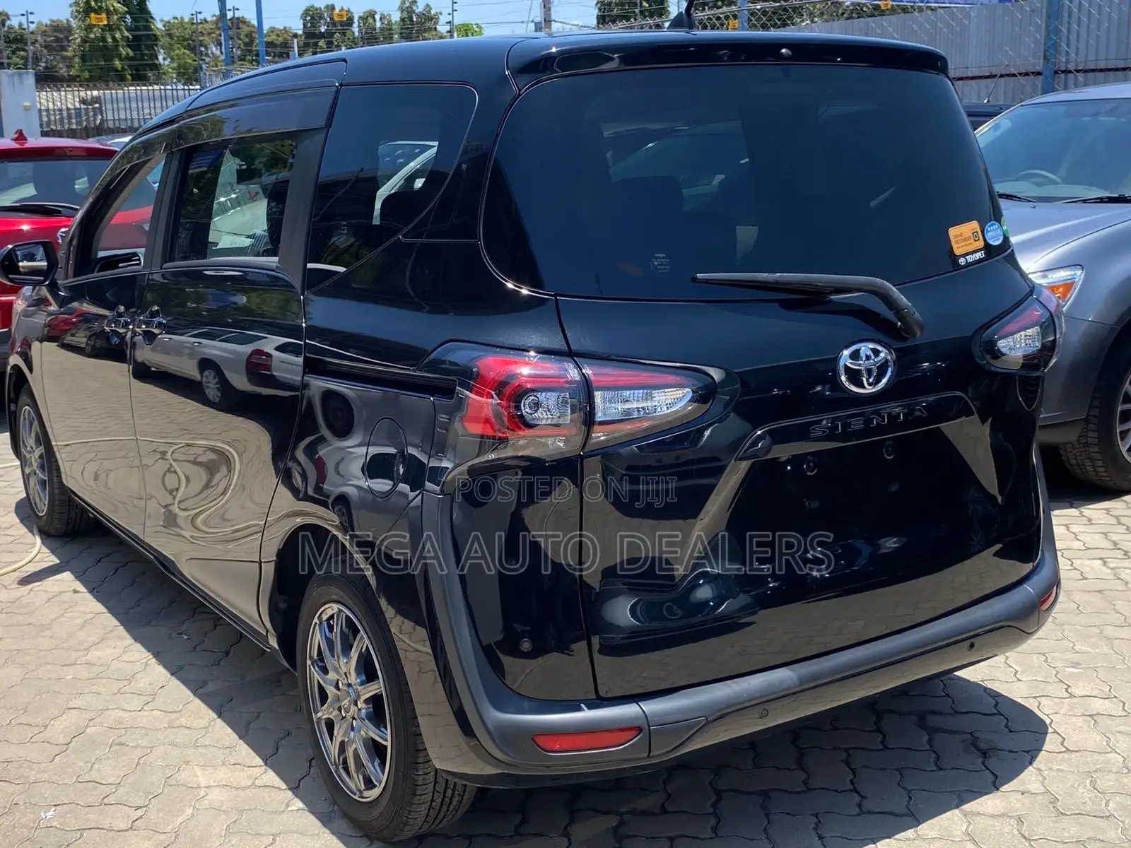 Toyota Sienta 2018 Black