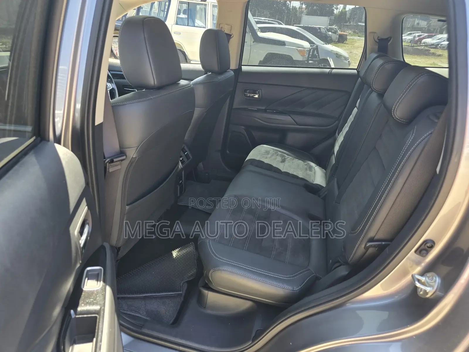 Mitsubishi Outlander 2018 Gray