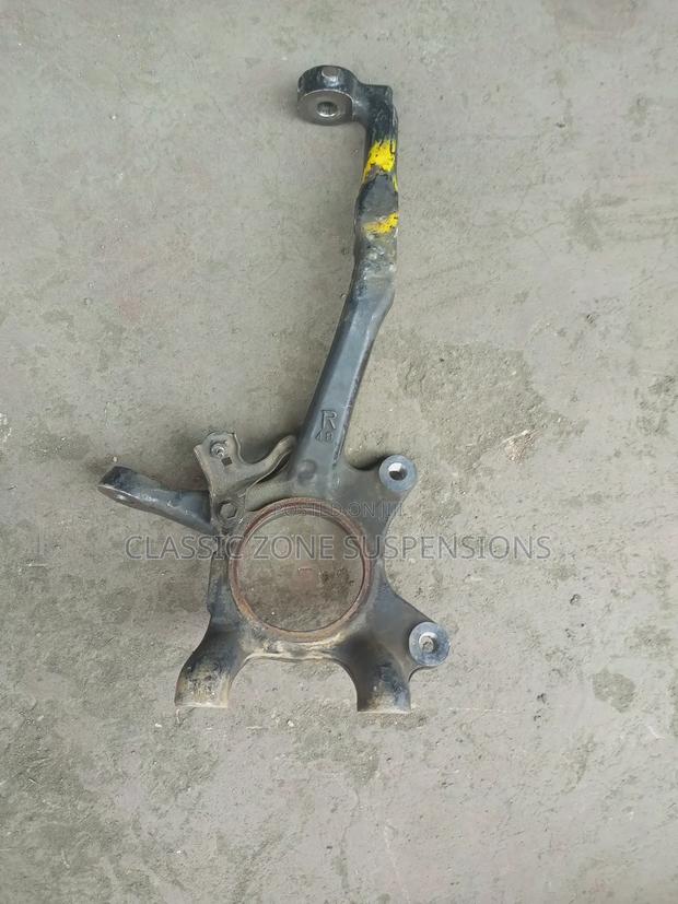 Land Cruiser Prado Wheel Knuckle - thumbnail 2