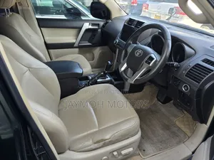 Toyota Land Cruiser Prado 2016 Black