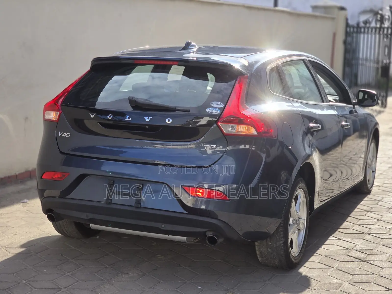 Volvo V40 2018 Blue