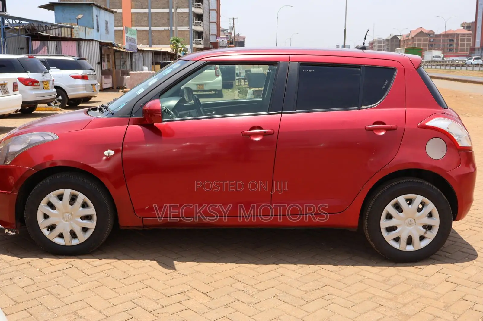 Suzuki Swift 2013 Red