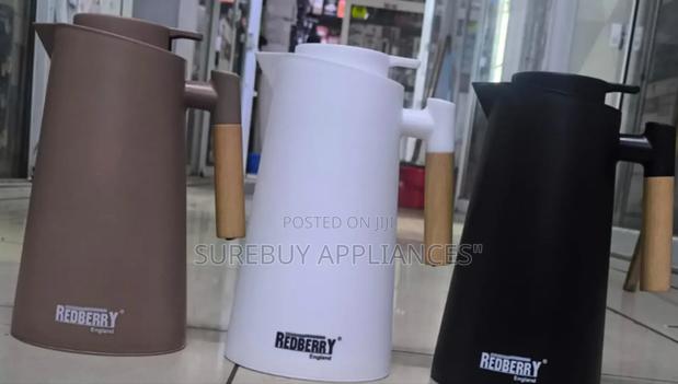 Redberry Flask With a Bamboo Handle
Size -1ltr