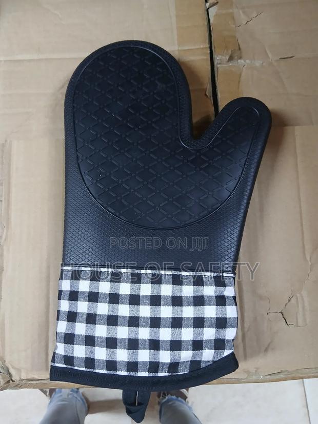 Checked Silicone Glove - thumbnail 2
