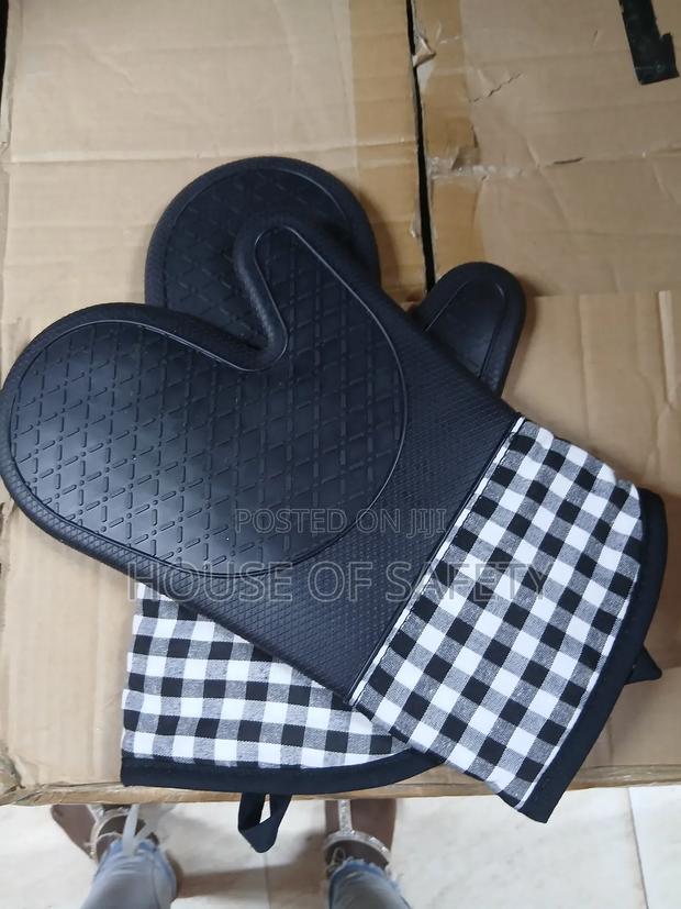 Checked Silicone Glove - thumbnail 3