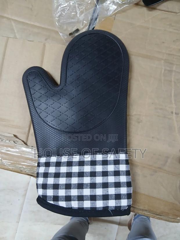 2 Pcs Glove Used In Oven - main view