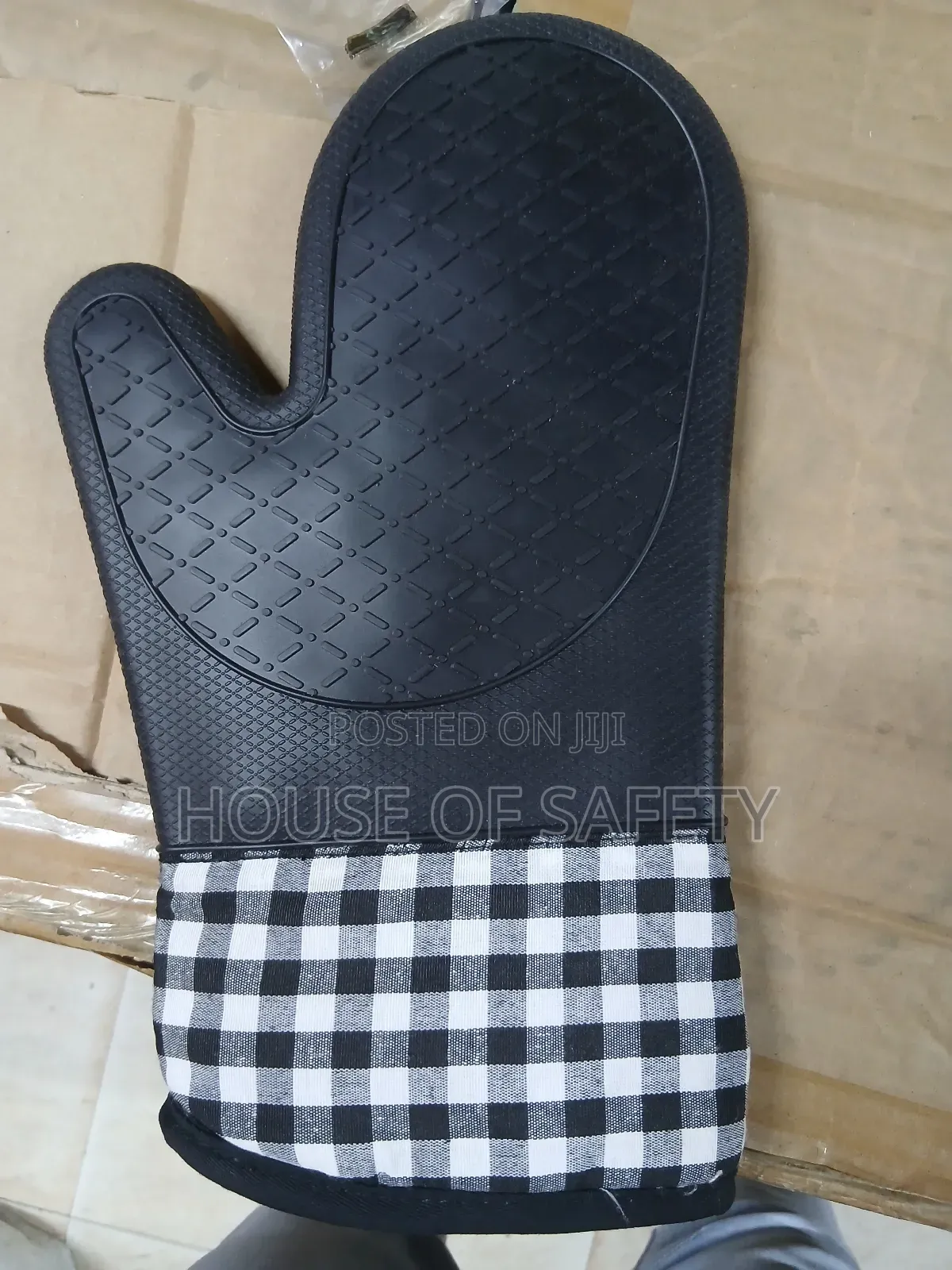 2 Pcs Glove Used In Oven