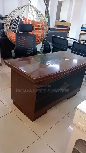 Premium Finish With Smart Cable Management Desk