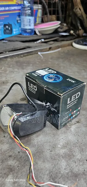 Universal Flashlight Available (Led)