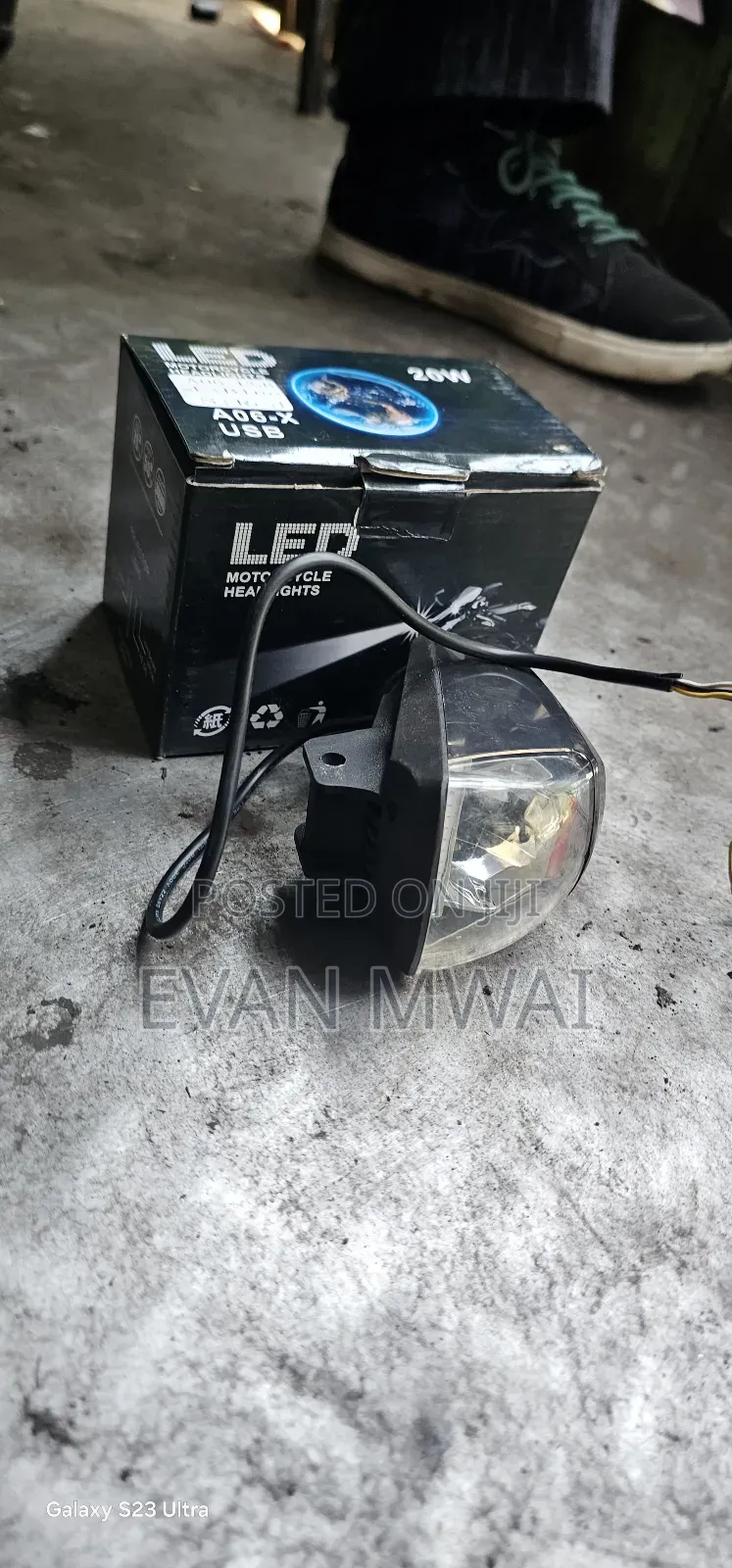 Spot Light on Sale (Universal)
