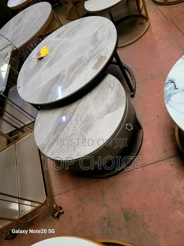 Round Shape Coffee Table - main view