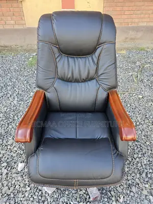 Premium Comfort Timeless Elegance Executive Seat