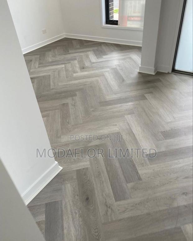 Luxury SPC Herringbone Floors – Stylish Waterproof - main view