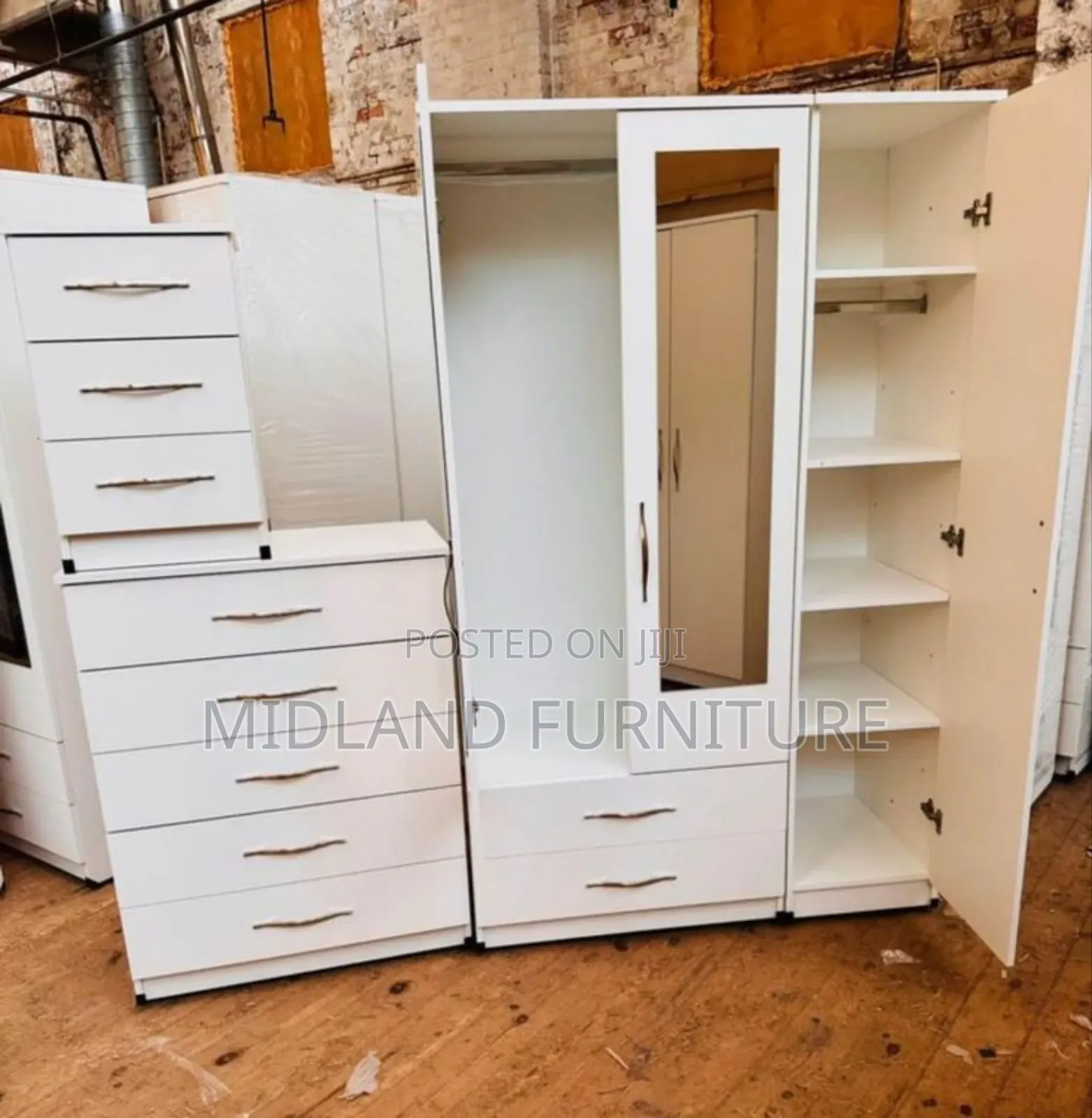 Customized Clothes Wardrobes or Cupboards