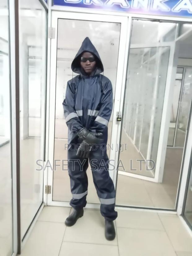 Reflective Rain Suit - thumbnail 2