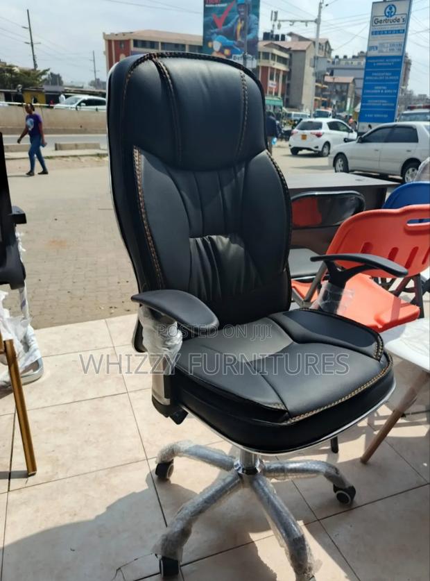 Black Fullback Office Chair - main view
