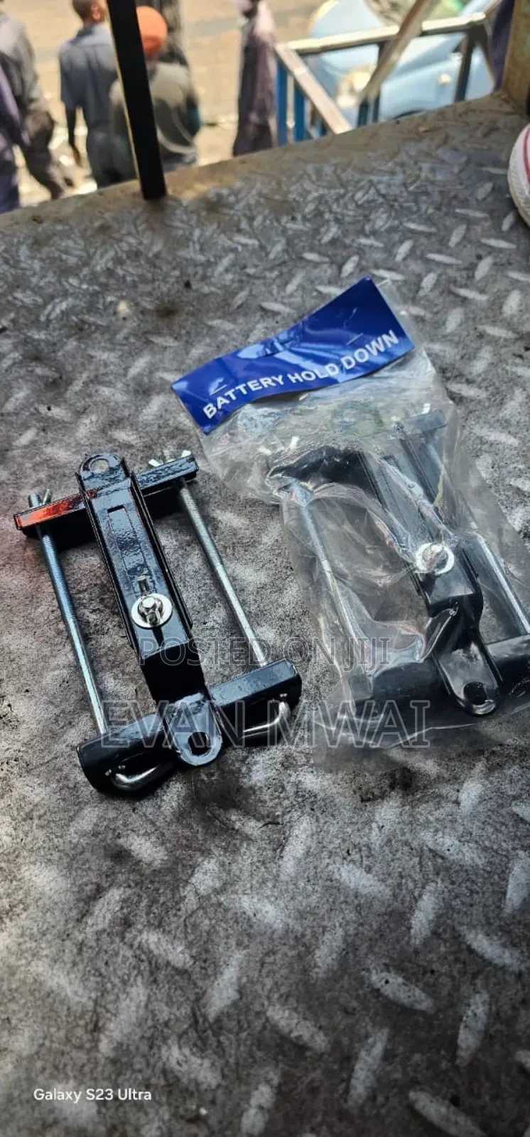 Battery Holders Universal ( Adjustable)