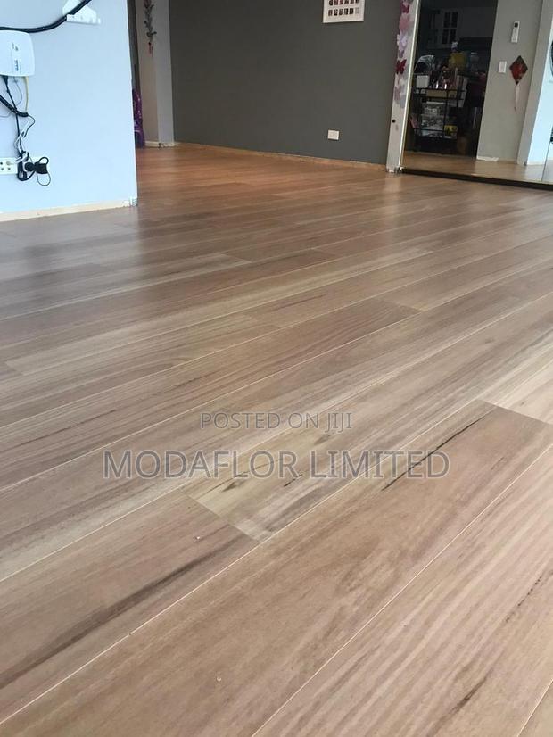 Scratch-Resistant Laminate Floor Boards – 8mm 12mm