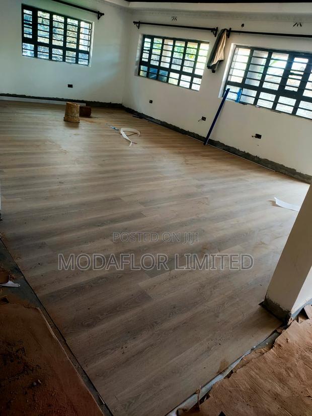 Waterproof/Water Resistance Laminate Flooring – Stylish Strong - main view