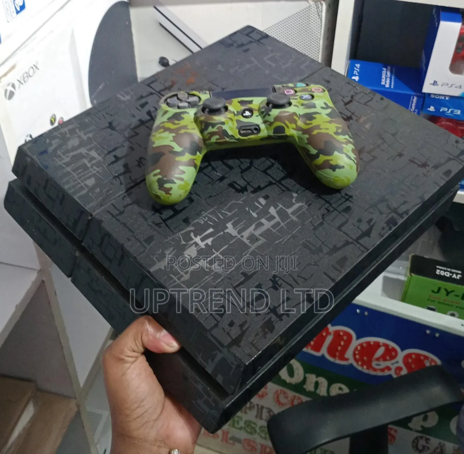 Ps4 Chipped With Fc26 / Ps4 Standard Mint Condition With One Pad
